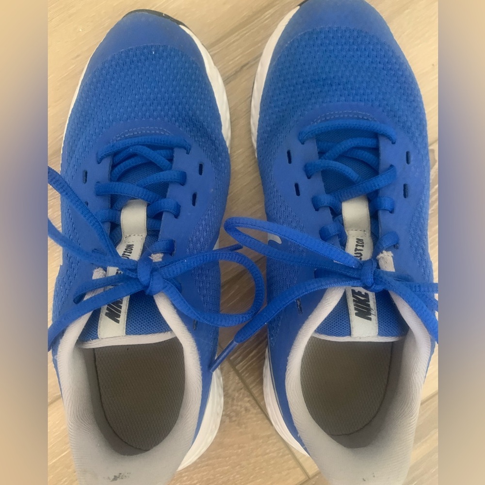 Nike Revolution 5 Blue Athletic Sneakers Size 4 Youth - Picture 6 of 10